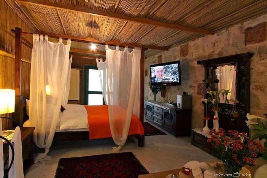 Hotel ביקתפוז וקלמנטינה- מתחם בקתות וסוויטות עם ג'קוזי פרטי ובריכה משותפת Liman Exteriér fotografie