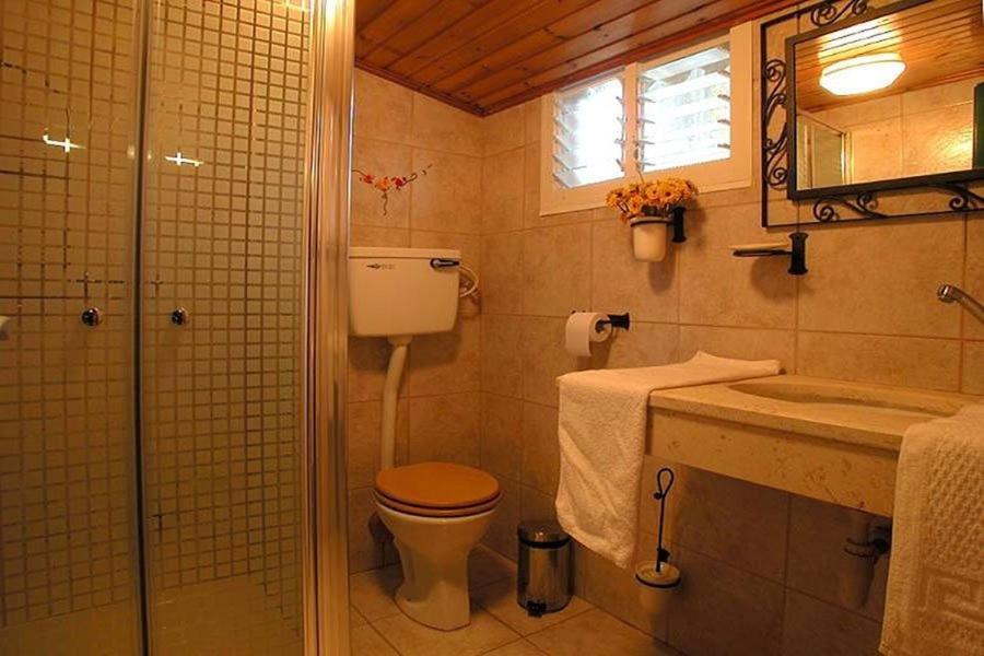 Hotel ביקתפוז וקלמנטינה- מתחם בקתות וסוויטות עם ג'קוזי פרטי ובריכה משותפת Liman Pokoj fotografie